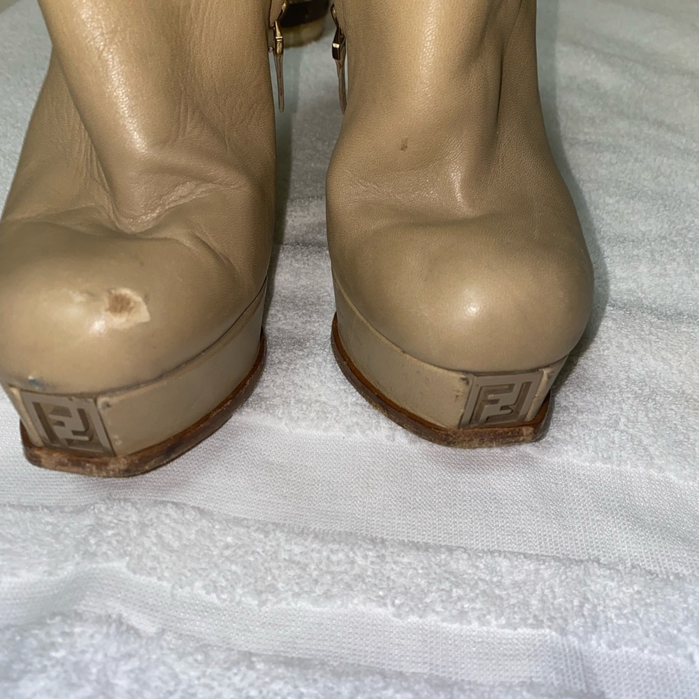 FENDI HEELS - Picture 8 of 11